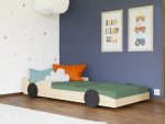 Kinderbett SPEEDY in Form eines Formelautos aus Massivholz